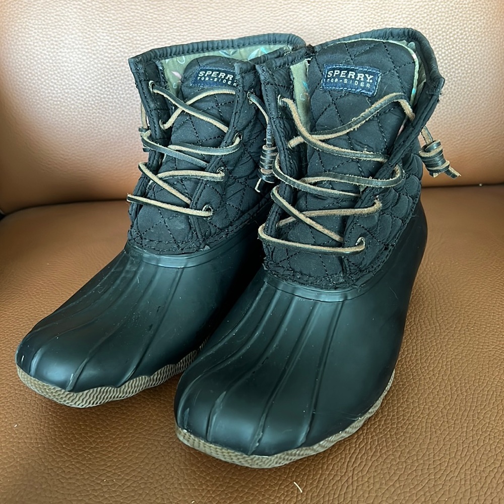 Sperry Rubber Boot size 8.